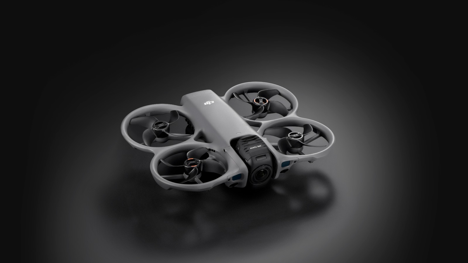 Drone DJI Avata 360 em vista frontal sobre fundo escuro
