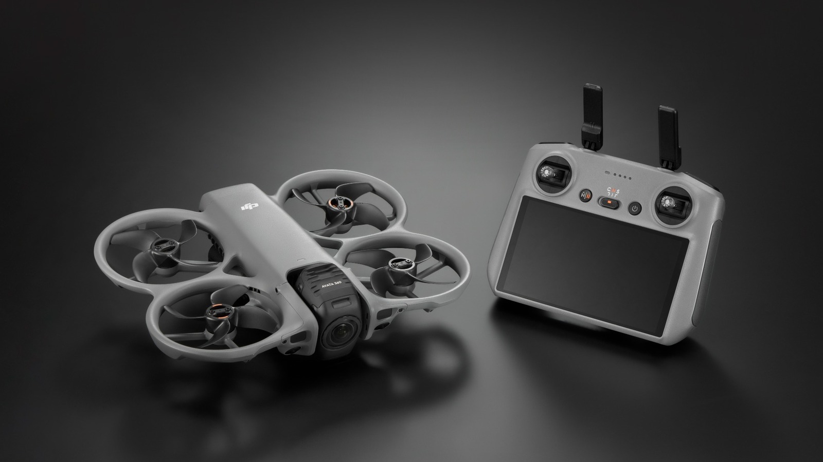 DJI Avata 360 acompanhado de controle com tela